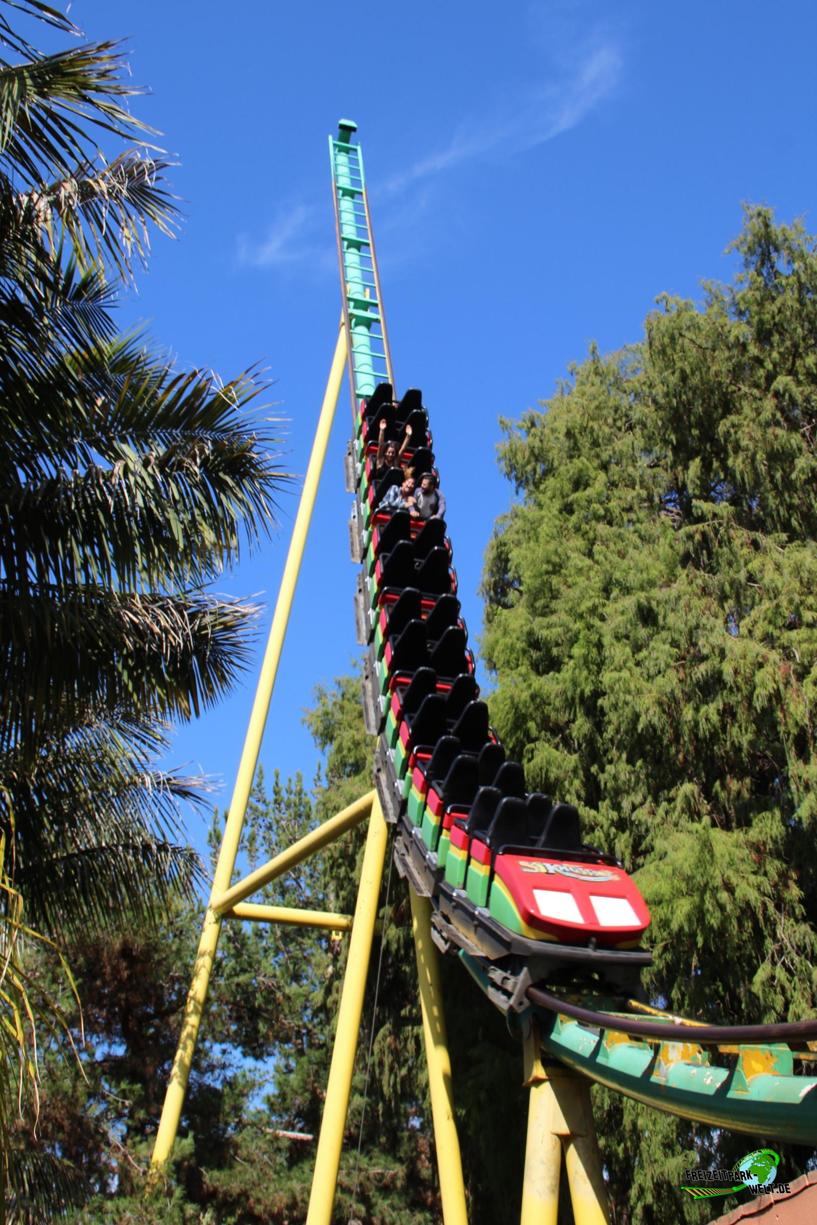 Montezooma's Revenge Knott's Berry Farm FreizeitparkWelt.de