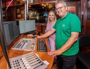  Tanja Schiffers und Jörg Schött sind die Stimmen des EUROPA Radio. - Foto 1