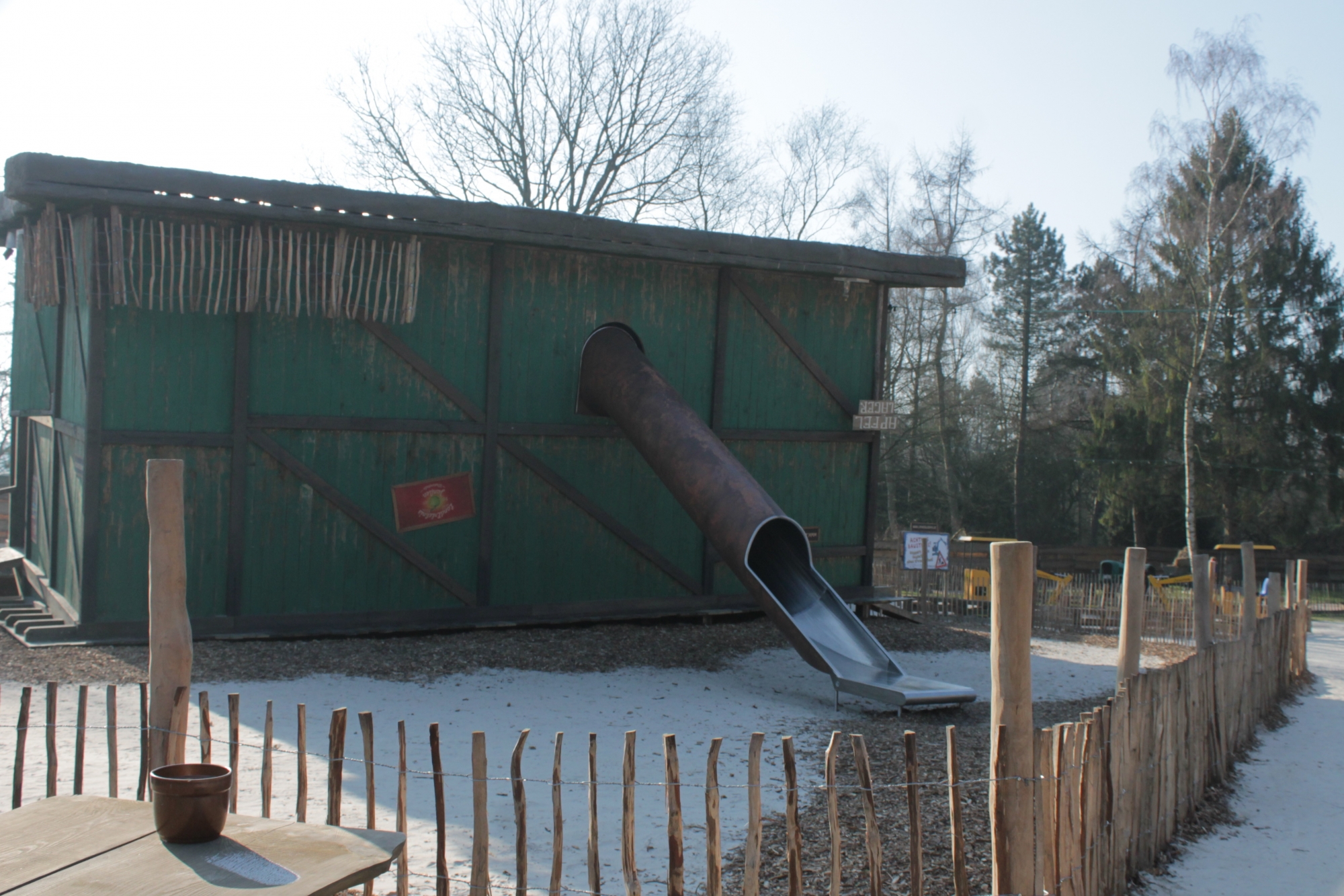 Umgedrehte Scheune - LandErlebnis Janßen Westerstede | Freizeitpark-Welt.de