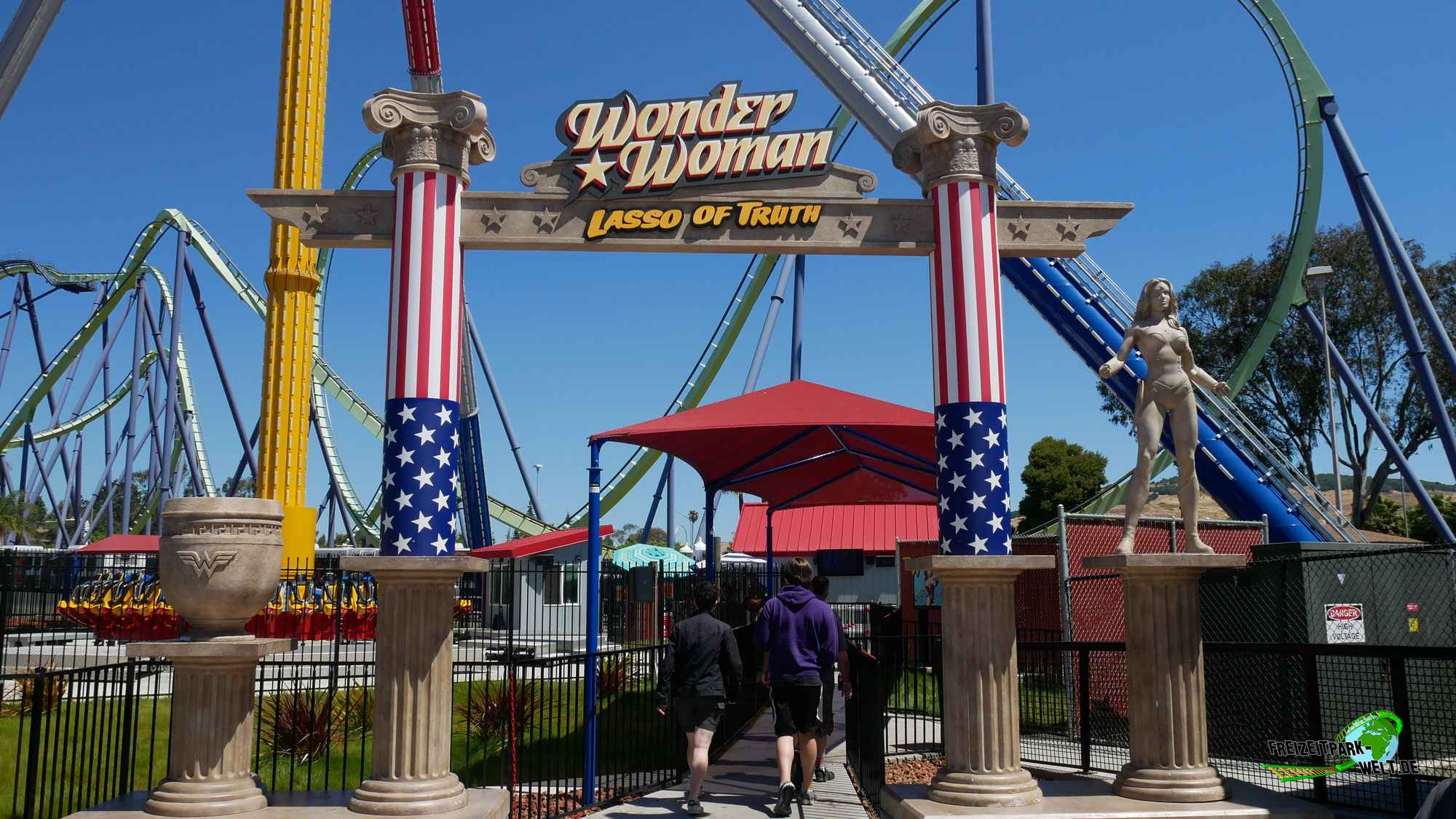 wonder woman lasso of truth six flags discovery kingdom